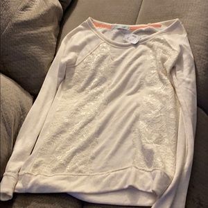 Sweater shirt cute never been worn has tags on!